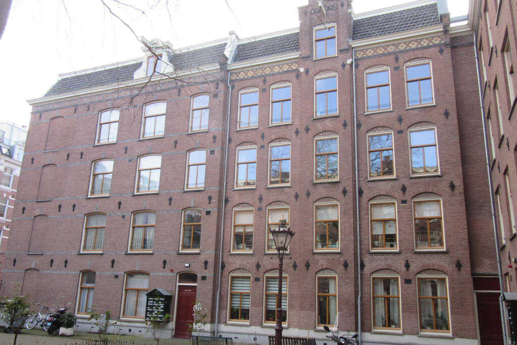 Janssenhofje, Da Costastraat 38-58
